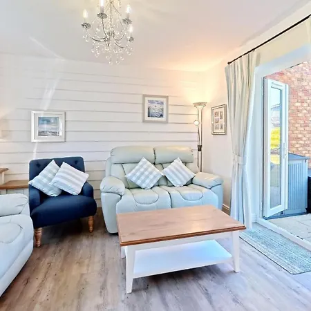 Holiday home Sunset Retreat - Part Of The The Bay Village With Pool, Gym And Direct Access, Pub, Restaurant, Tennis And Meadows Walks *