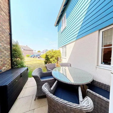 Feriehus Sunset Retreat - Part Of The The Bay Village With Pool, Gym And Direct Access, Pub, Restaurant, Tennis And Meadows Walks Filey