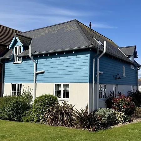 Feriehus Sunset Retreat - Part Of The The Bay Village With Pool, Gym And Direct Access, Pub, Restaurant, Tennis And Meadows Walks *