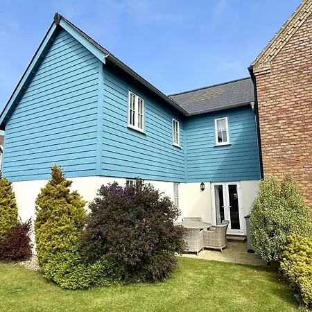 Sunset Retreat - Part Of The The Bay Village With Pool, Gym And Direct Access, Pub, Restaurant, Tennis And Meadows Walks Holiday home Filey