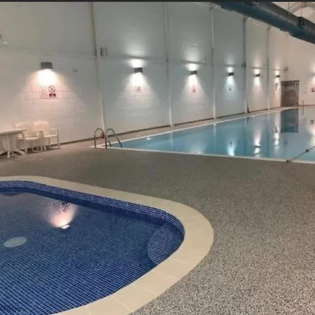 Sunset Retreat - Part Of The The Bay Village With Pool, Gym And Direct Access, Pub, Restaurant, Tennis And Meadows Walks Holiday home *